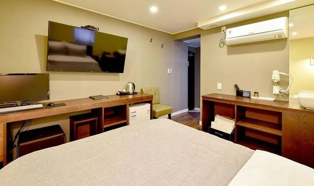 Boutique Hotel Haru Busan 2*,